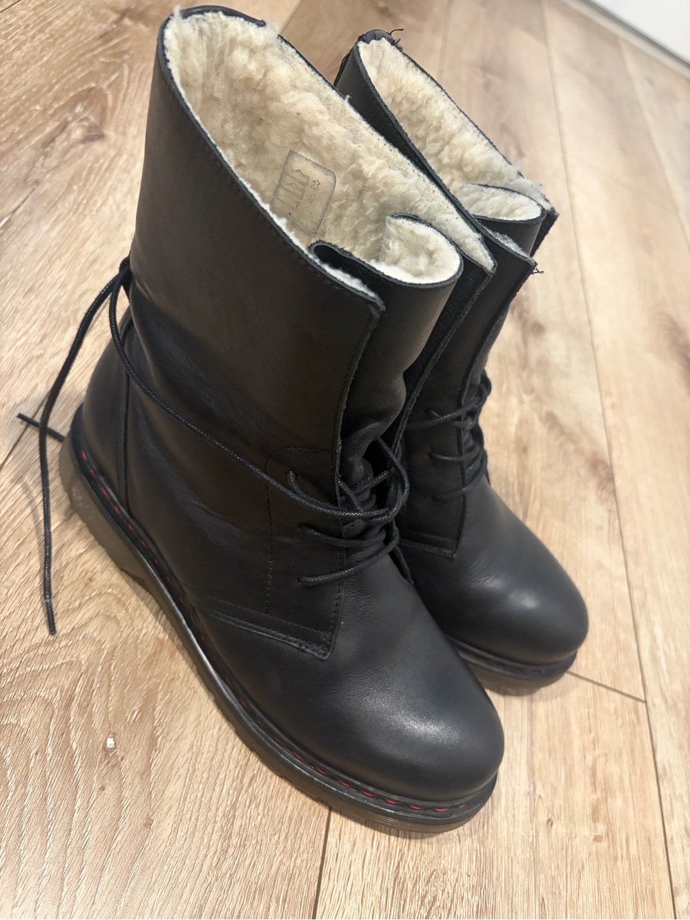 Avellini Women's Black Leather Lace-Up Winter Boots with Shearling Lining
